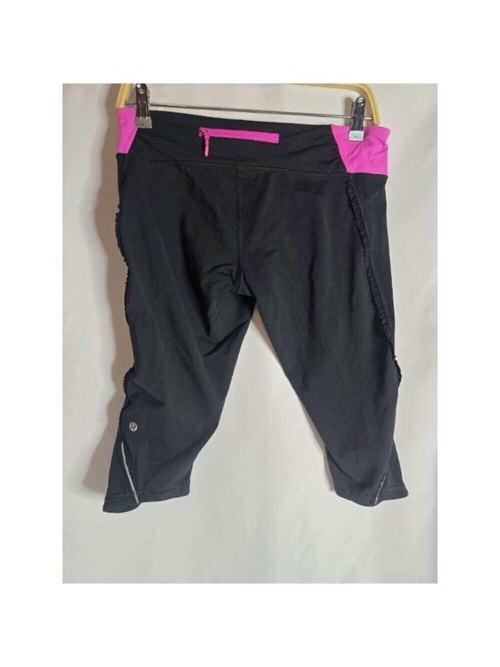 Lululemon Run: Fast And Free Crop Black / Pow Pink Size 10- 2012 Style